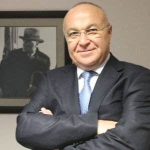  Uğur G Yalçıner 